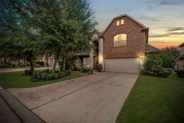 14 Estherwood Place, The Woodlands, TX 77354