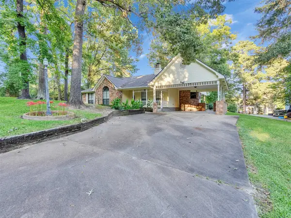 185 Lake Drive, Onalaska, TX 77360