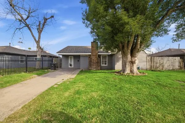 8654 Sonneville Drive, Houston, TX 77080