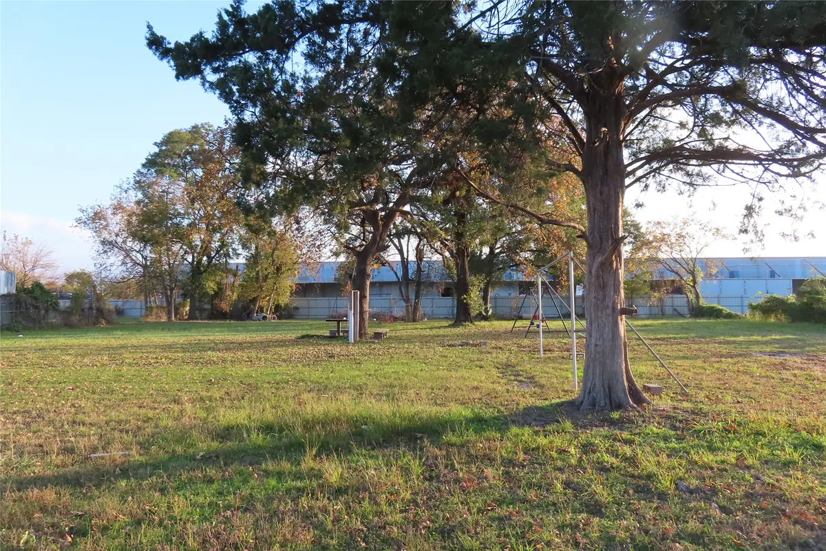 916 Berry, Houston, TX 77022 - Image #1