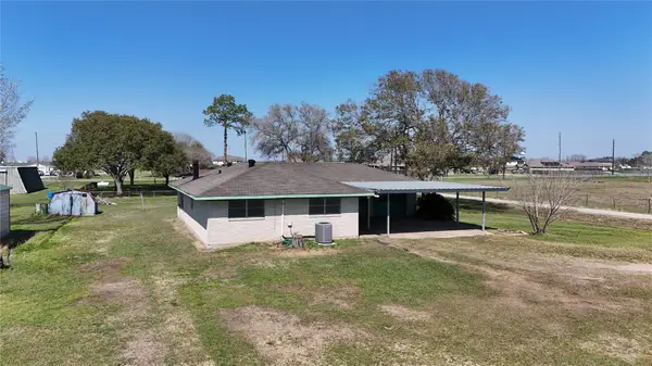 8820 Michael Street, East Bernard, TX 77435