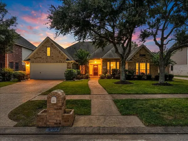 913 Elm Pointe, League City, TX 77573