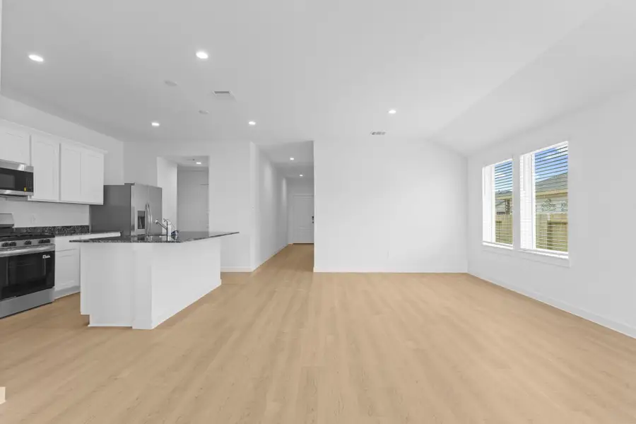 519 Robin Street, Angleton, TX 77515 - Image #3