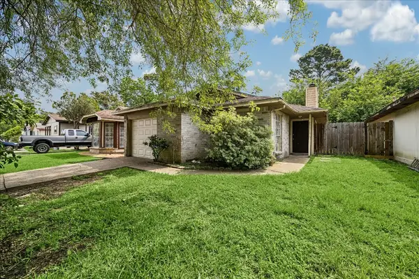 11906 Kingslake Forest Drive, Houston, TX 77044