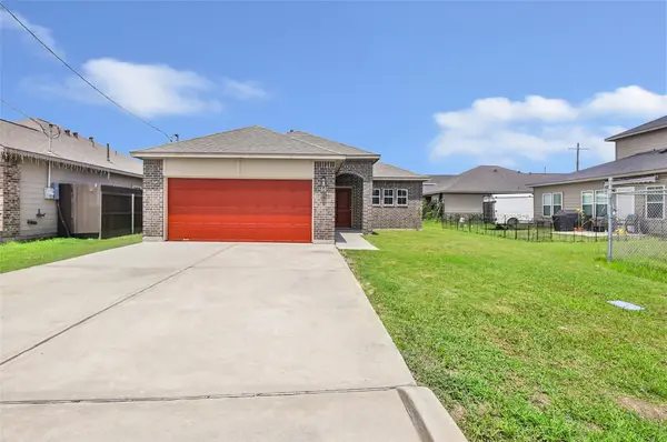 36 County Road 5102c, Cleveland, TX 77327