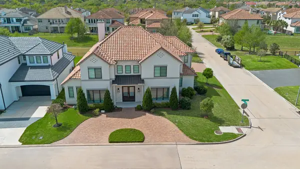 2302 Camden Creek Lane, Houston, TX 77077