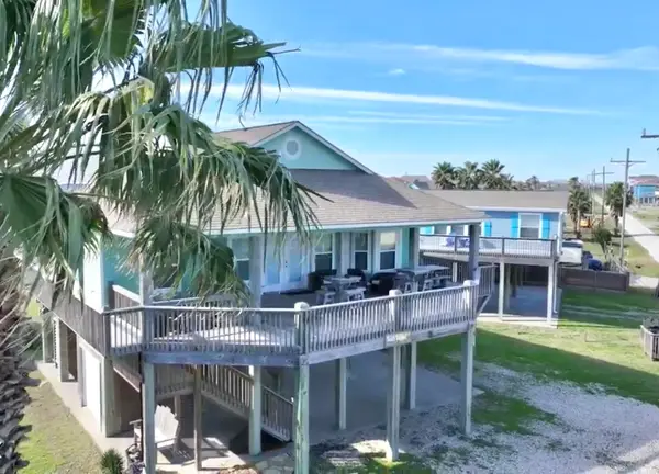 901 Meynig Drive, Port Bolivar, TX 77650