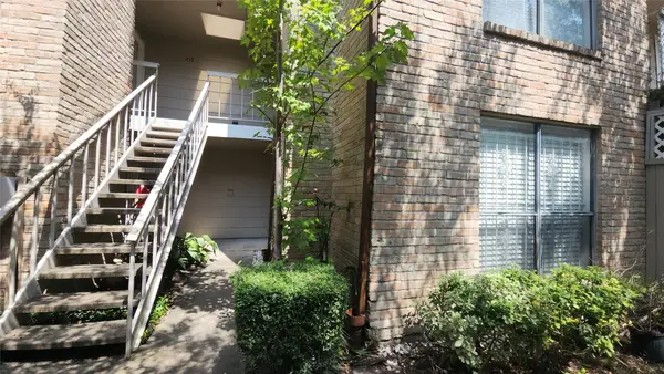 2100 Wilcrest Drive #116, Houston, TX 77042