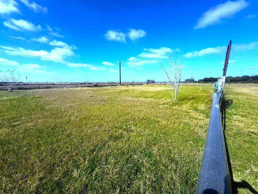 303 Pinafore Court, Palacios, TX 77465 - Image #2