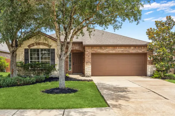 3105 W Trail Drive, Pearland, TX 77584