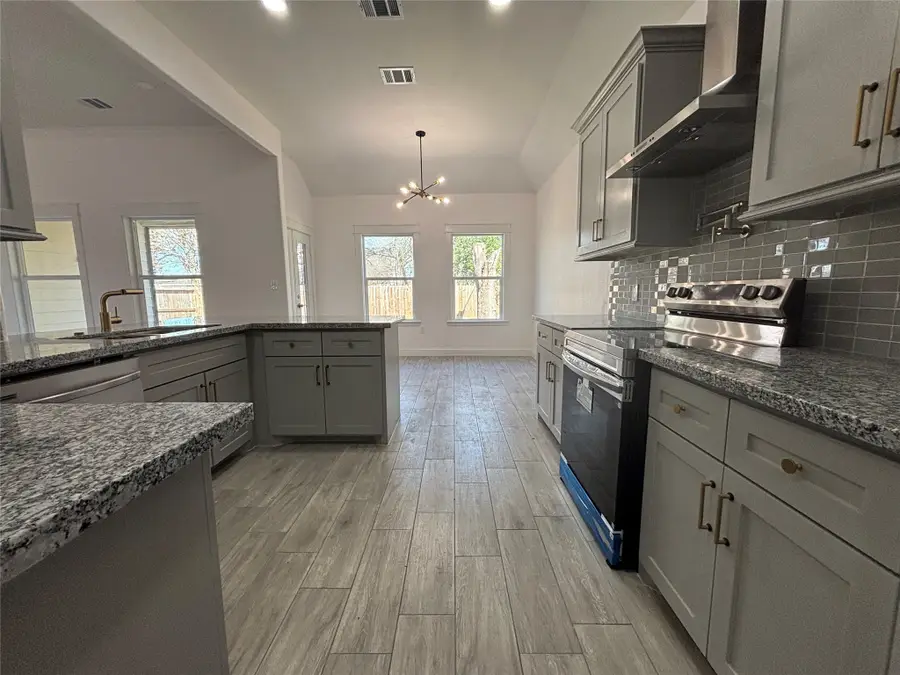 10835 Deaf Smith Street, La Porte, TX 77571 - Image #3