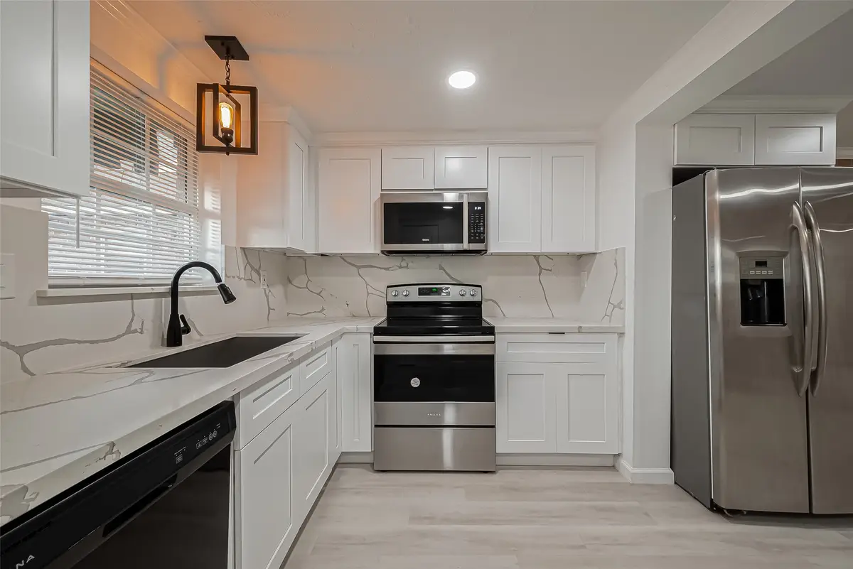 12 Hyde Park Boulevard #7, Houston, TX 77006 - Image #1