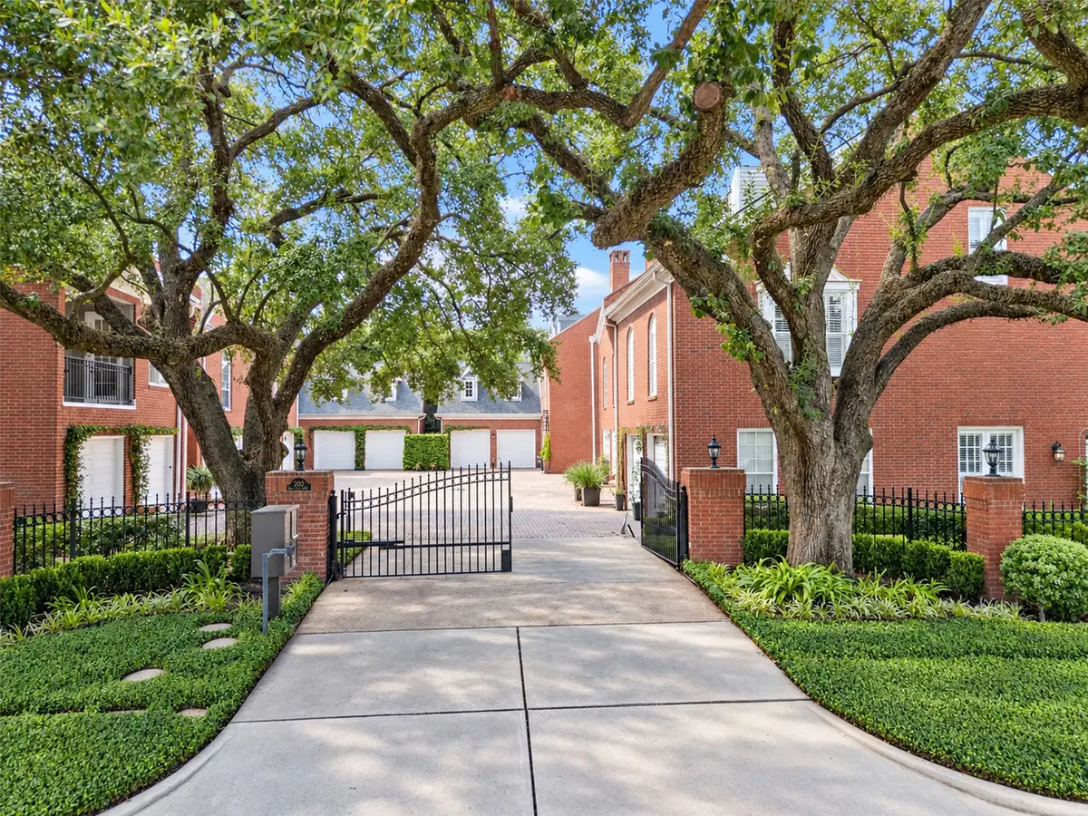 2902 W Lane Drive #G, Houston, TX 77027 - #1