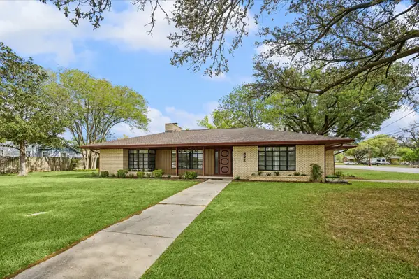 322 E O'bryant Street, Bellville, TX 77418