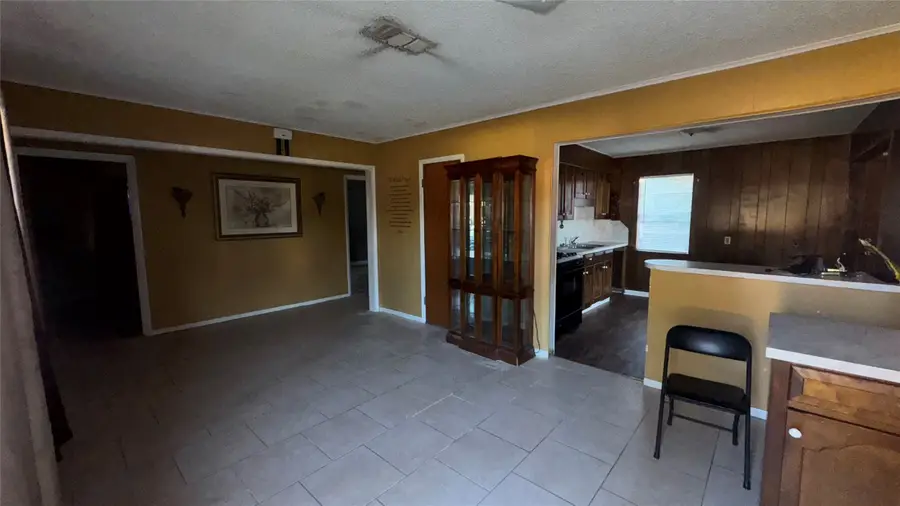 1913 Lincoln Drive, Orange, TX 77630 - #2