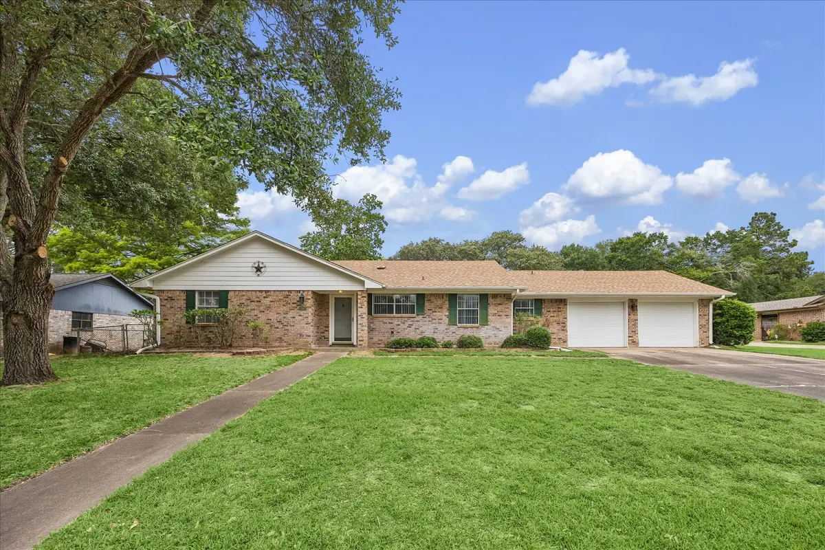 208 Briarwood Drive, Bellville, TX 77418 - #1