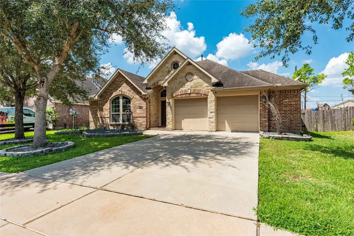 2704 Ginger Cove Lane, Pearland, TX 77584 - Image #1