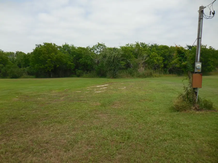 546 County Road 257, Matagorda, TX 77457 - Image #2
