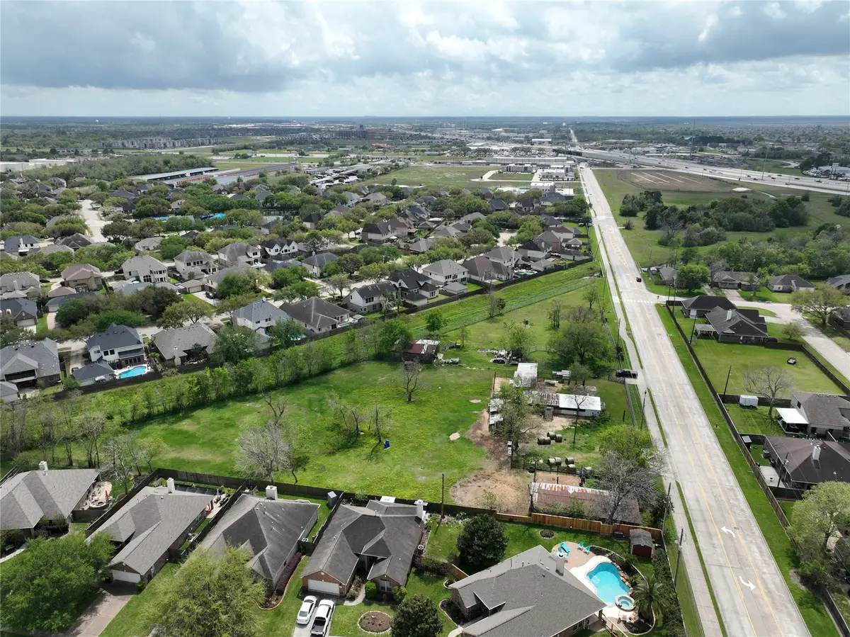 431&433 Calder Drive, League City, TX 77573 - #1