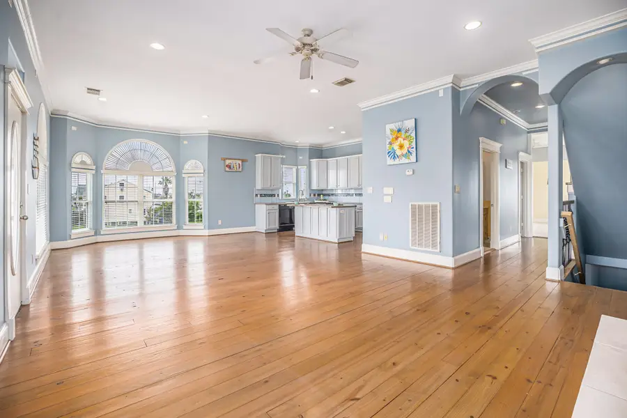 8407 Teichman Road, Galveston, TX 77554 - Image #2