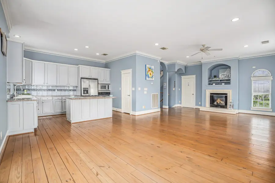 8407 Teichman Road, Galveston, TX 77554 - Image #3