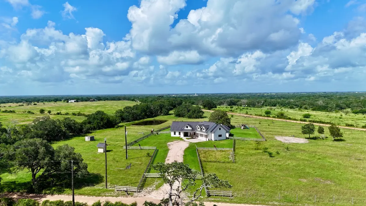1252 County Road 388, Hallettsville, TX 77964 - #1