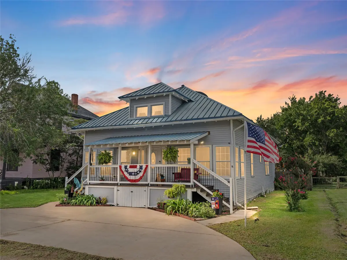 205 Main Street, Palacios, TX 77465 - Image #1