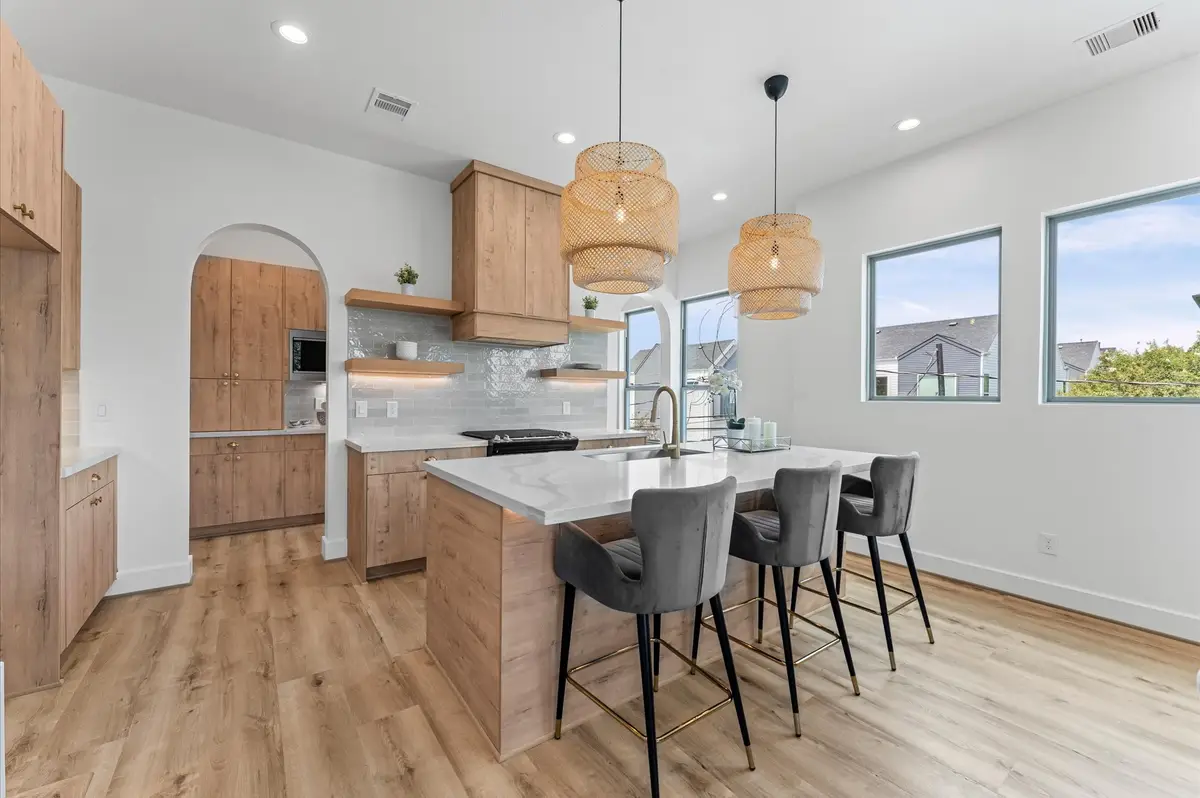 1122 W 17th Street #F, Houston, TX 77008 - Image #1