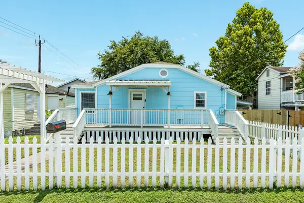 5507 Menard Avenue, Galveston, TX 77551