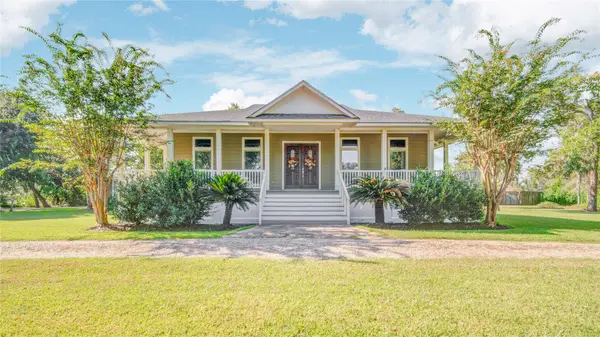 108 Buffalo Trail, Lake Jackson, TX 77566