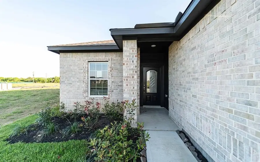 650 Escondido Drive, Dayton, TX 77535 - Image #2