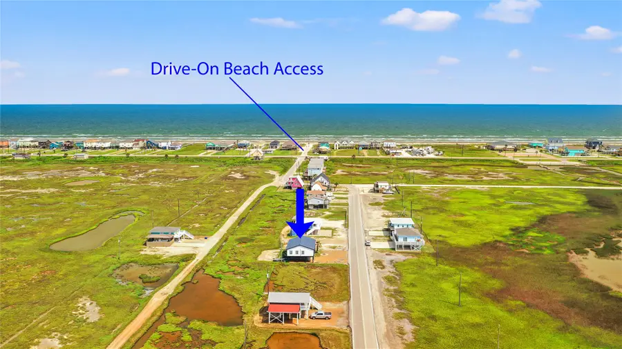 334 Bay Avenue, Surfside Beach, TX 77541 - Image #2