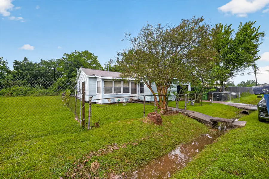 8013 Maxroy Street, Houston, TX 77088 - #2