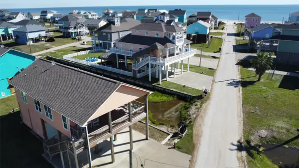 922 Driftwood Drive, Crystal Beach, TX 77650