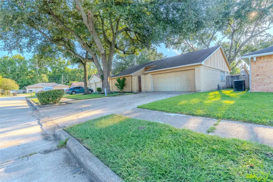11707 Steamboat Springs Drive, Houston, TX 77067 - Image #2