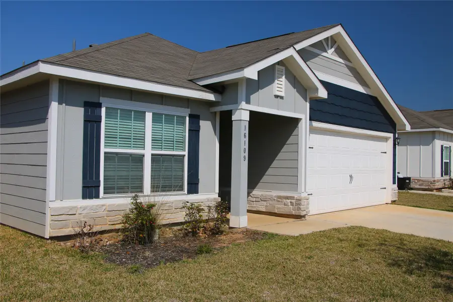 16109 Sugar Falls Drive, Conroe, TX 77303 - #2
