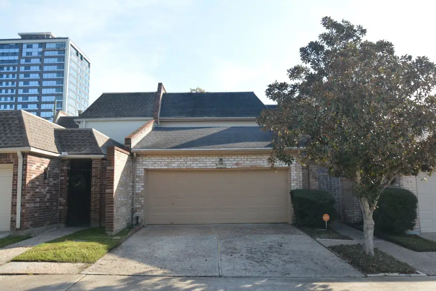 425 E Fair Harbor Lane, Houston, TX 77079 - Image #2