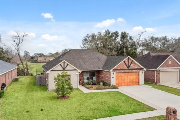 1995 Brentwood Drive, Alvin, TX 77511