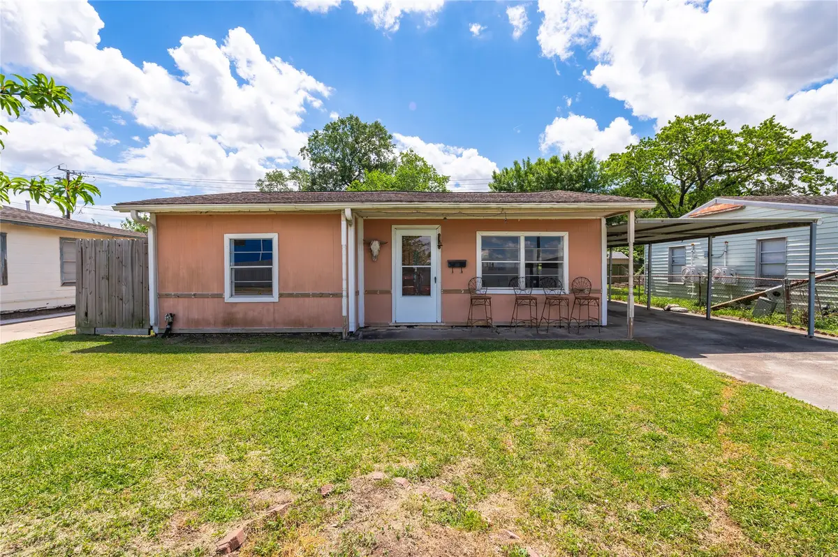 718 E Belmont Street, Pasadena, TX 77506 - #1