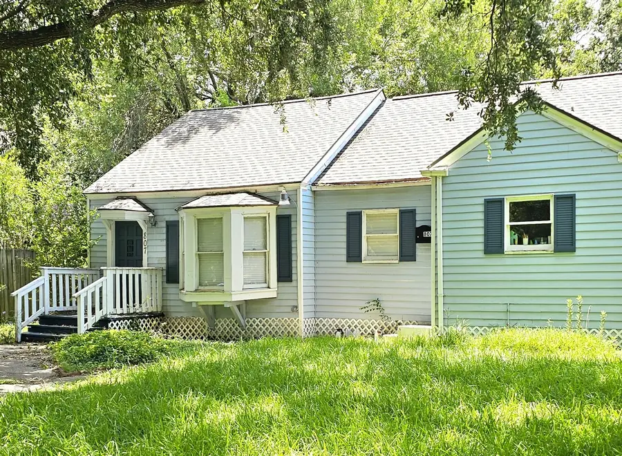 807 10th Avenue N, Texas City, TX 77590 - #3