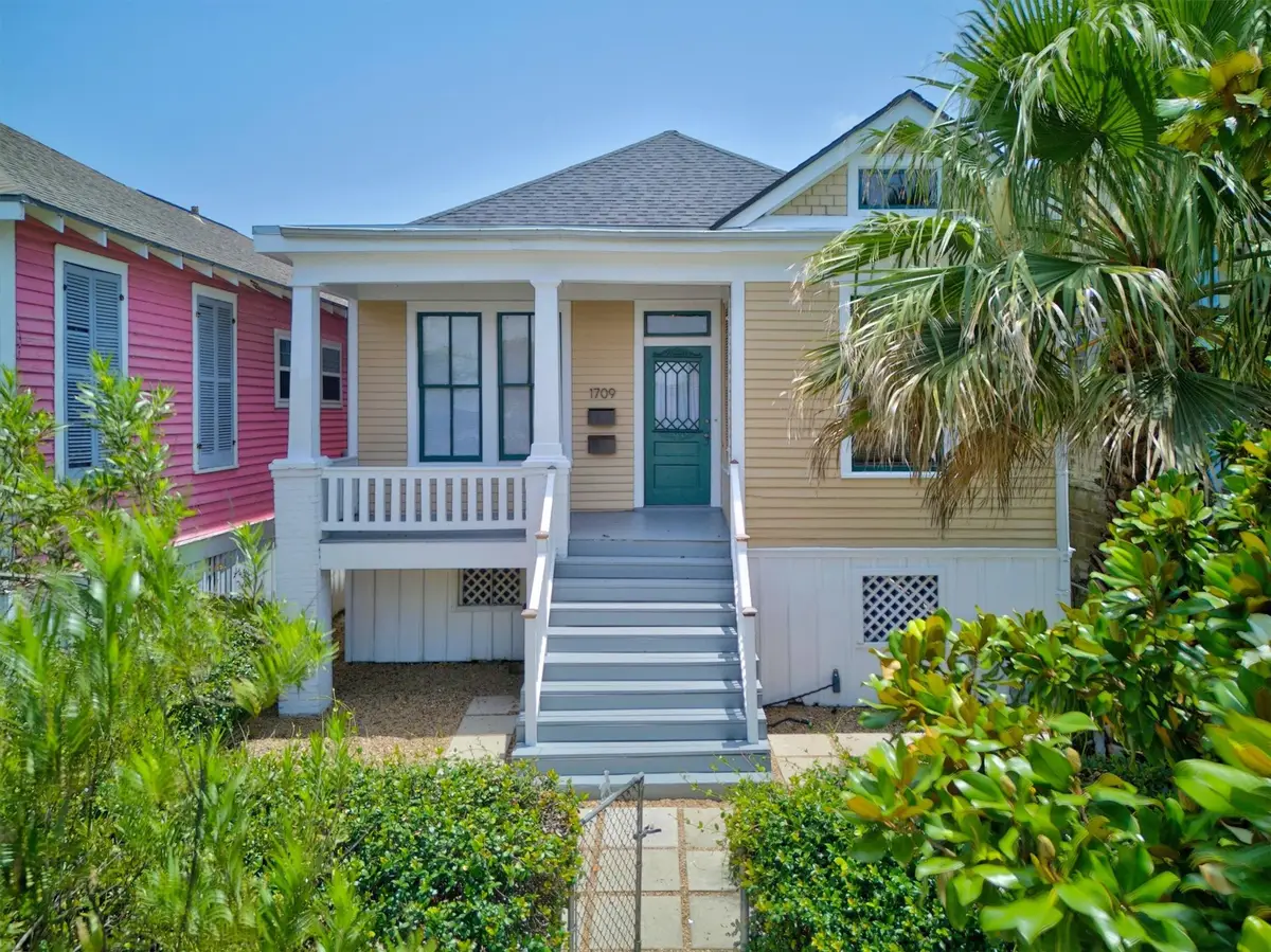 1709 Avenue N 1/2, Galveston, TX 77550 - #1