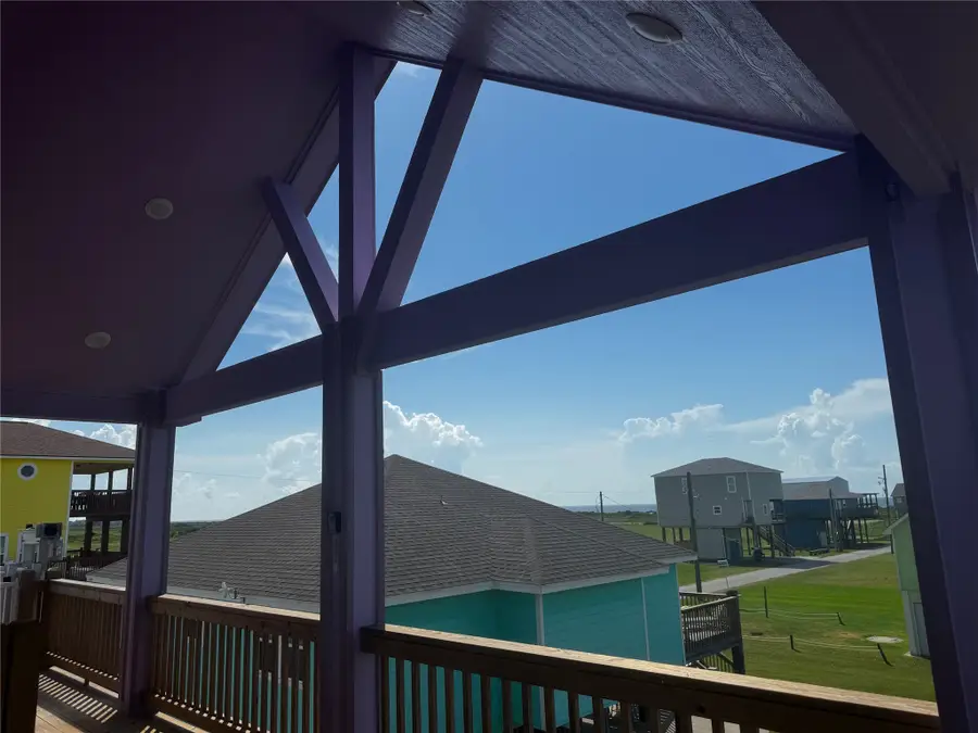 894 West Lane, Crystal Beach, TX 77650 - Image #3