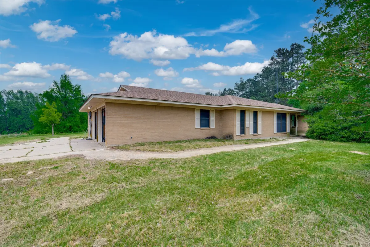 1054 An County Road 415, Palestine, TX 75801 - #1