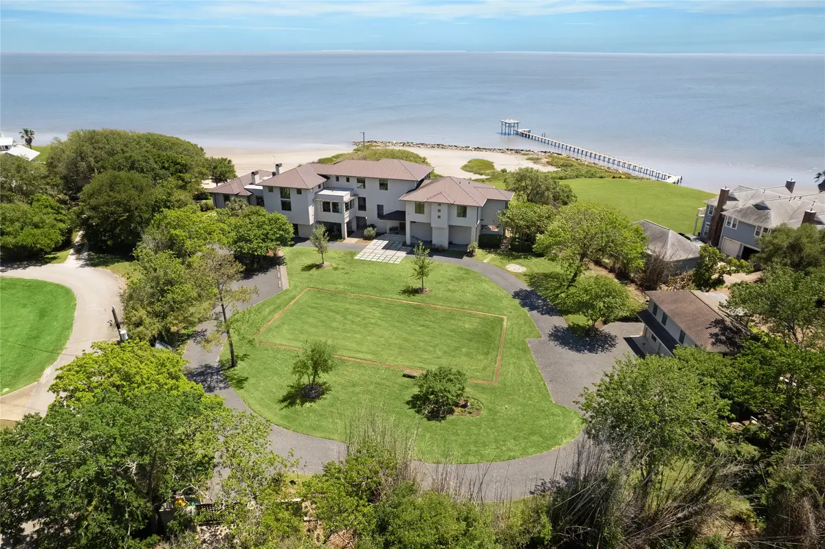 633 Quintana Roo Place, Seabrook, TX 77586 - Image #1