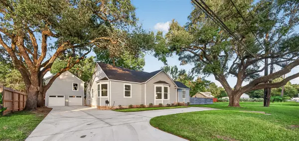 723 N Meyer Street, Sealy, TX 77474