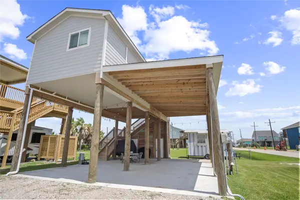 100 N Mae Circle, Crystal Beach, TX 77650