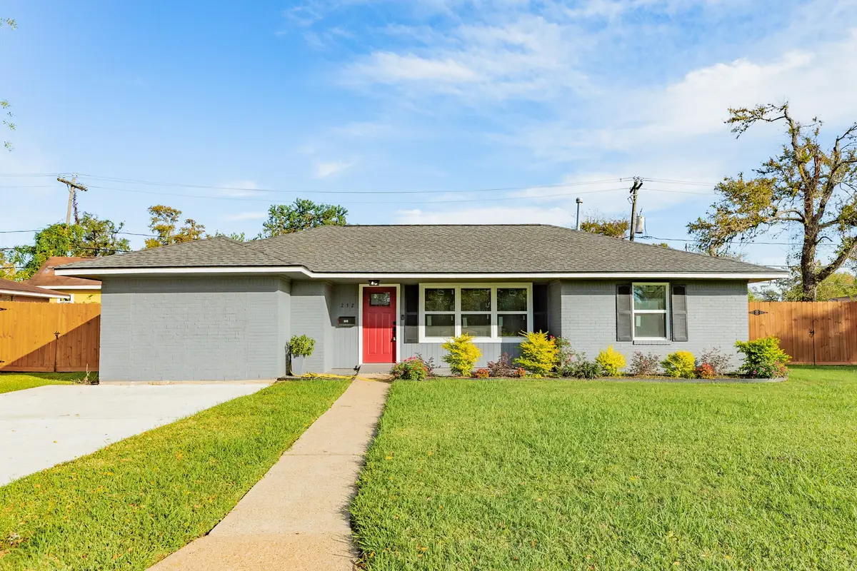 232 Birch Street, Lake Jackson, TX 77566 - Image #1