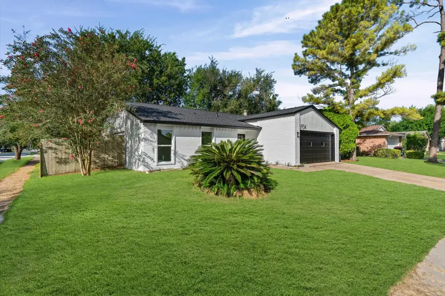 6934 Pickett Drive, Richmond, TX 77469 - #2