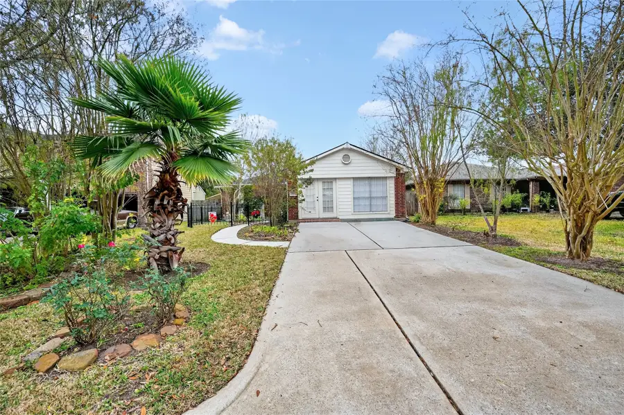 2135 Falling Oaks Road, Houston, TX 77038 - Image #3