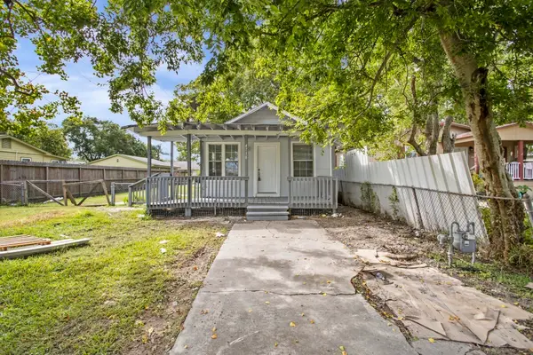 4718 Palmetto Street, Bacliff, TX 77518